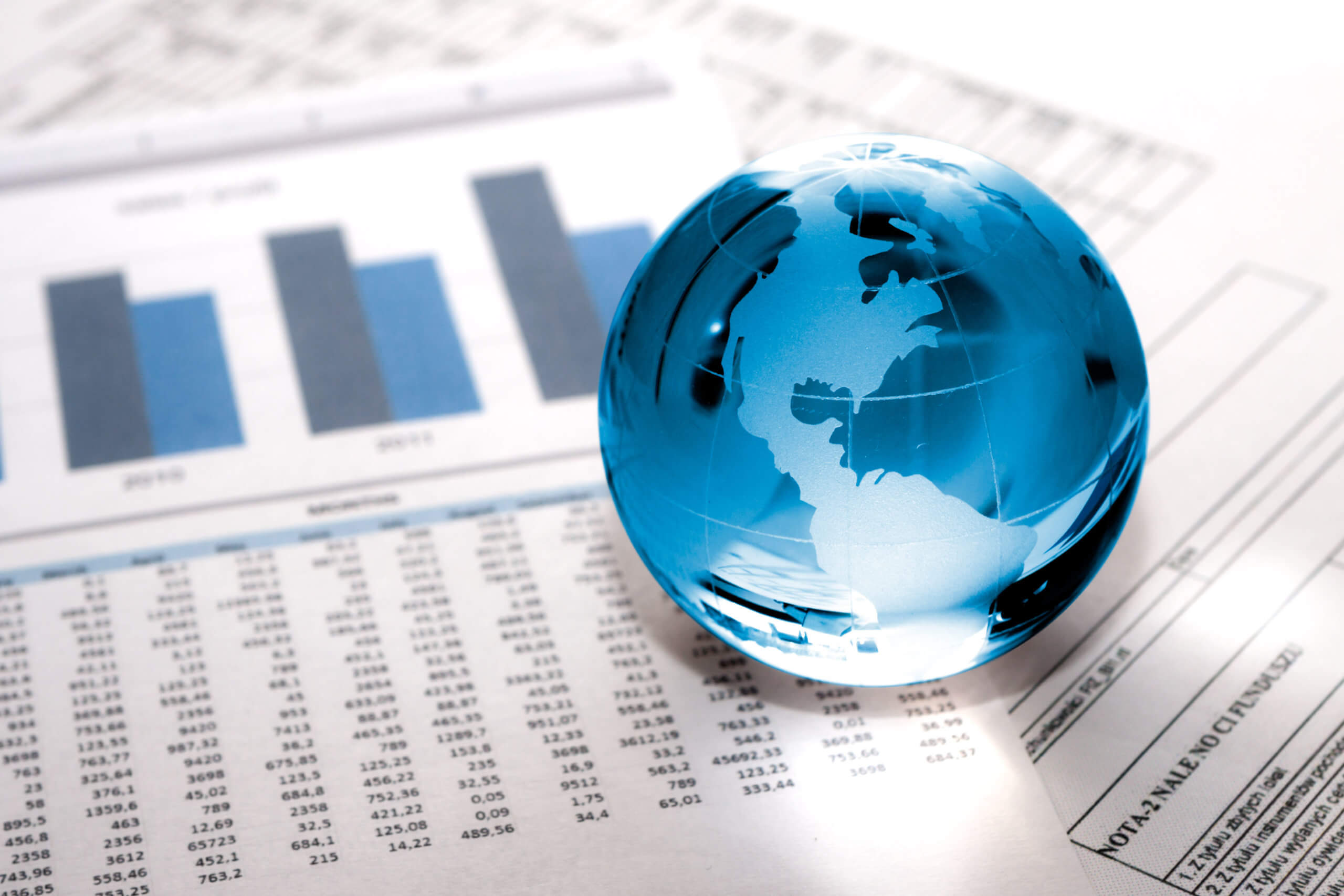 Report saying Texas leads in FDI with glass globe on top